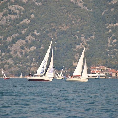 Apartmani Villa Radovic Risan Buitenkant foto