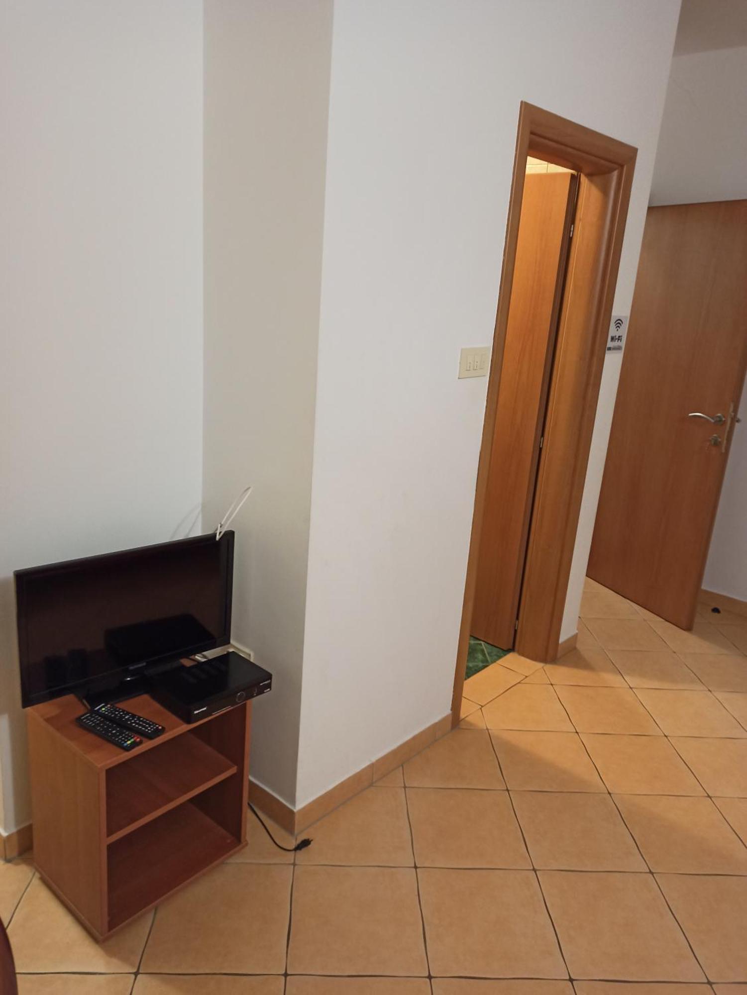 Apartmani Villa Radovic Risan Kamer foto