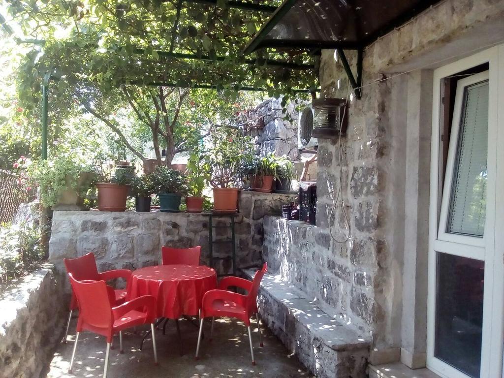 Apartmani Villa Radovic Risan Buitenkant foto