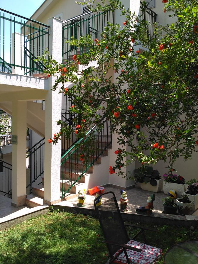 Apartmani Villa Radovic Risan Buitenkant foto