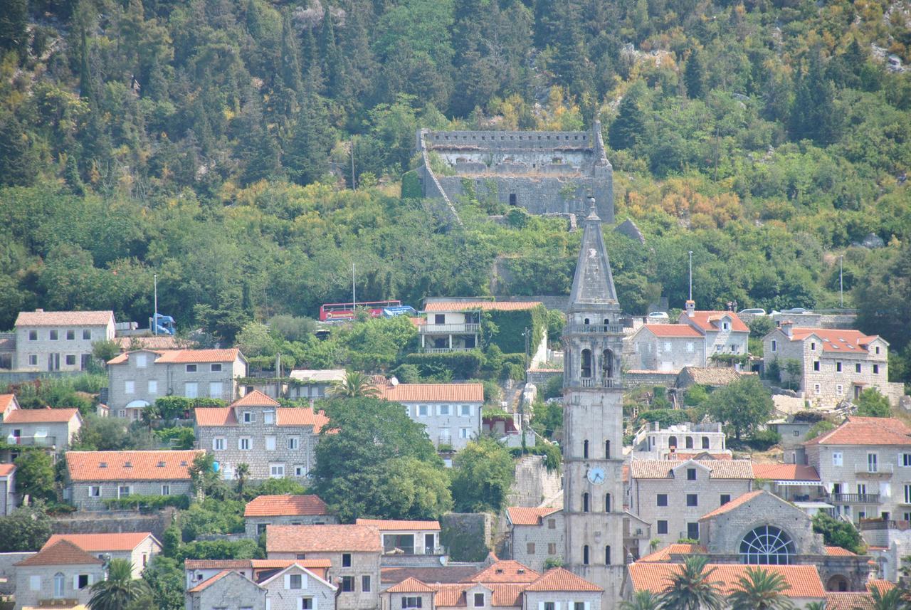 Apartmani Villa Radovic Risan Buitenkant foto