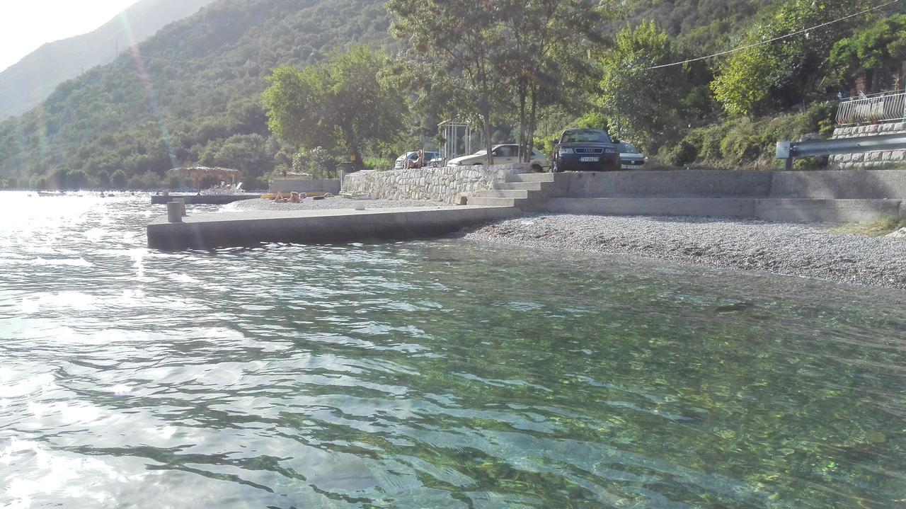 Apartmani Villa Radovic Risan Buitenkant foto