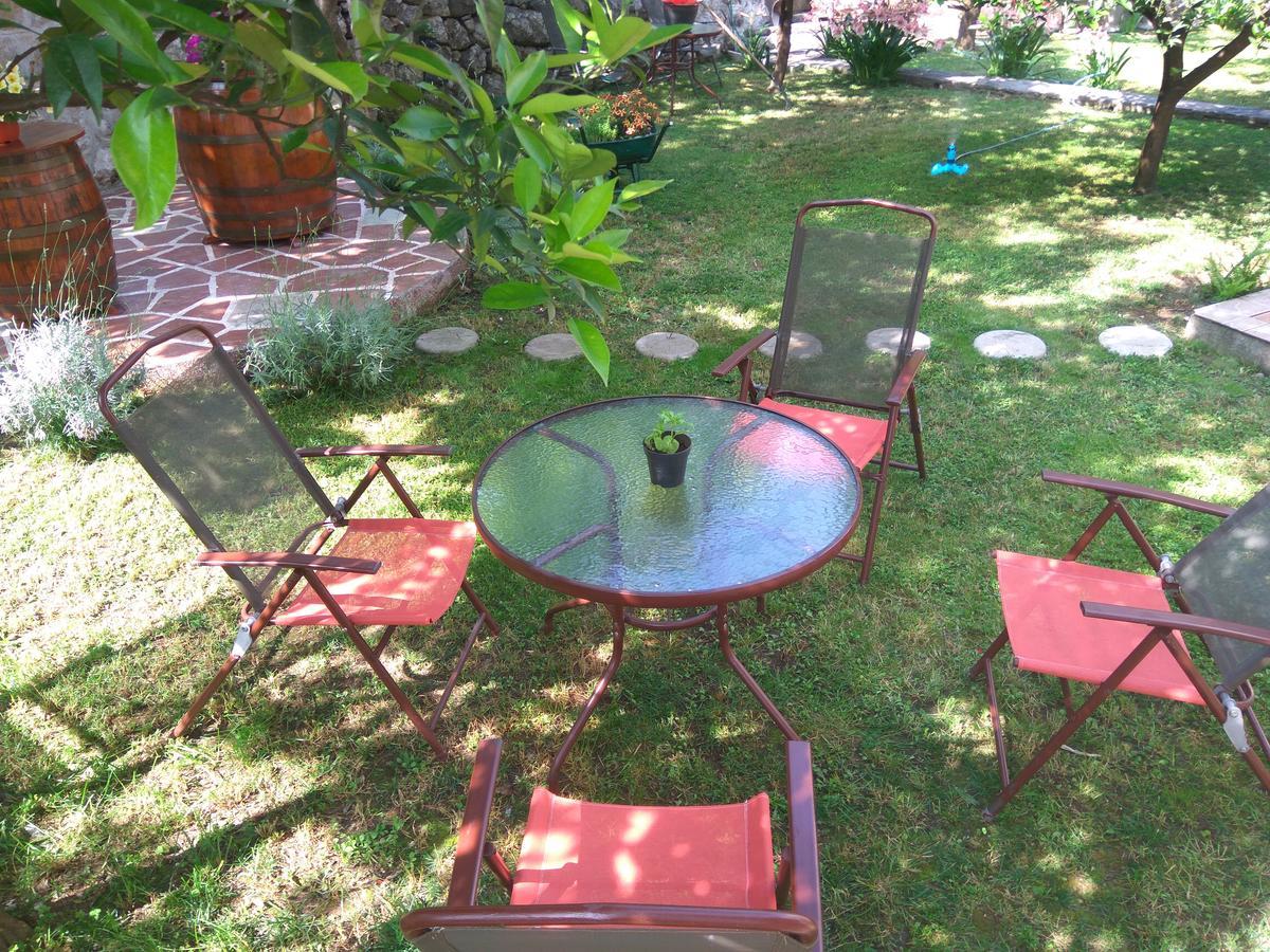 Apartmani Villa Radovic Risan Buitenkant foto