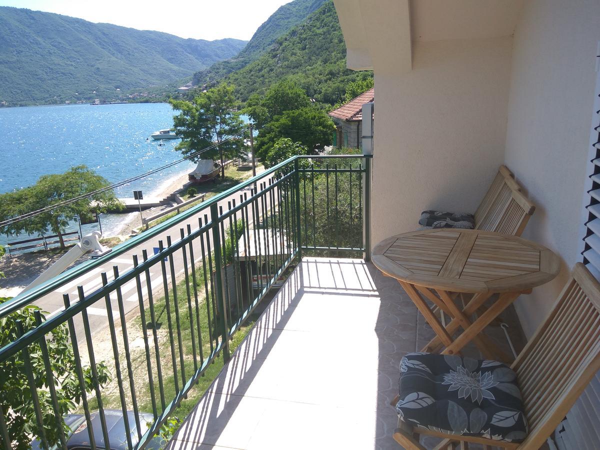 Apartmani Villa Radovic Risan Buitenkant foto