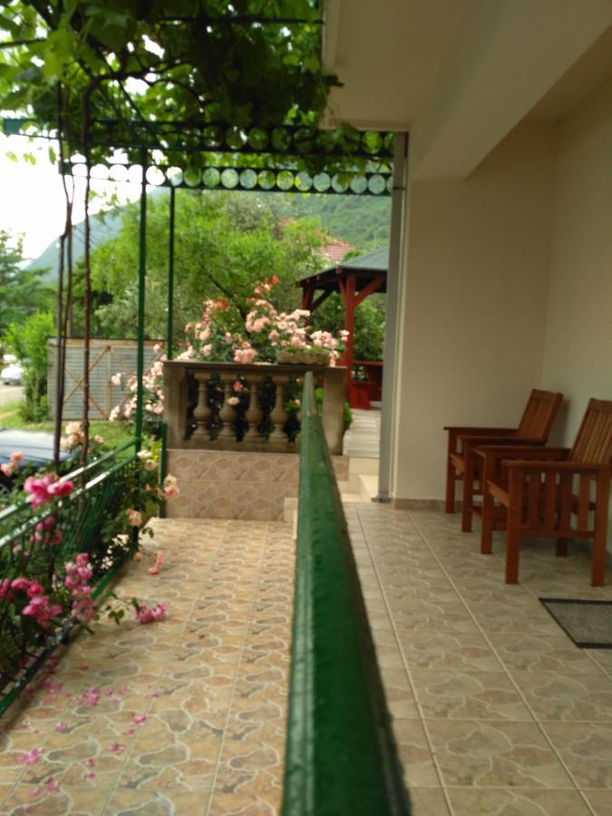 Apartmani Villa Radovic Risan Buitenkant foto