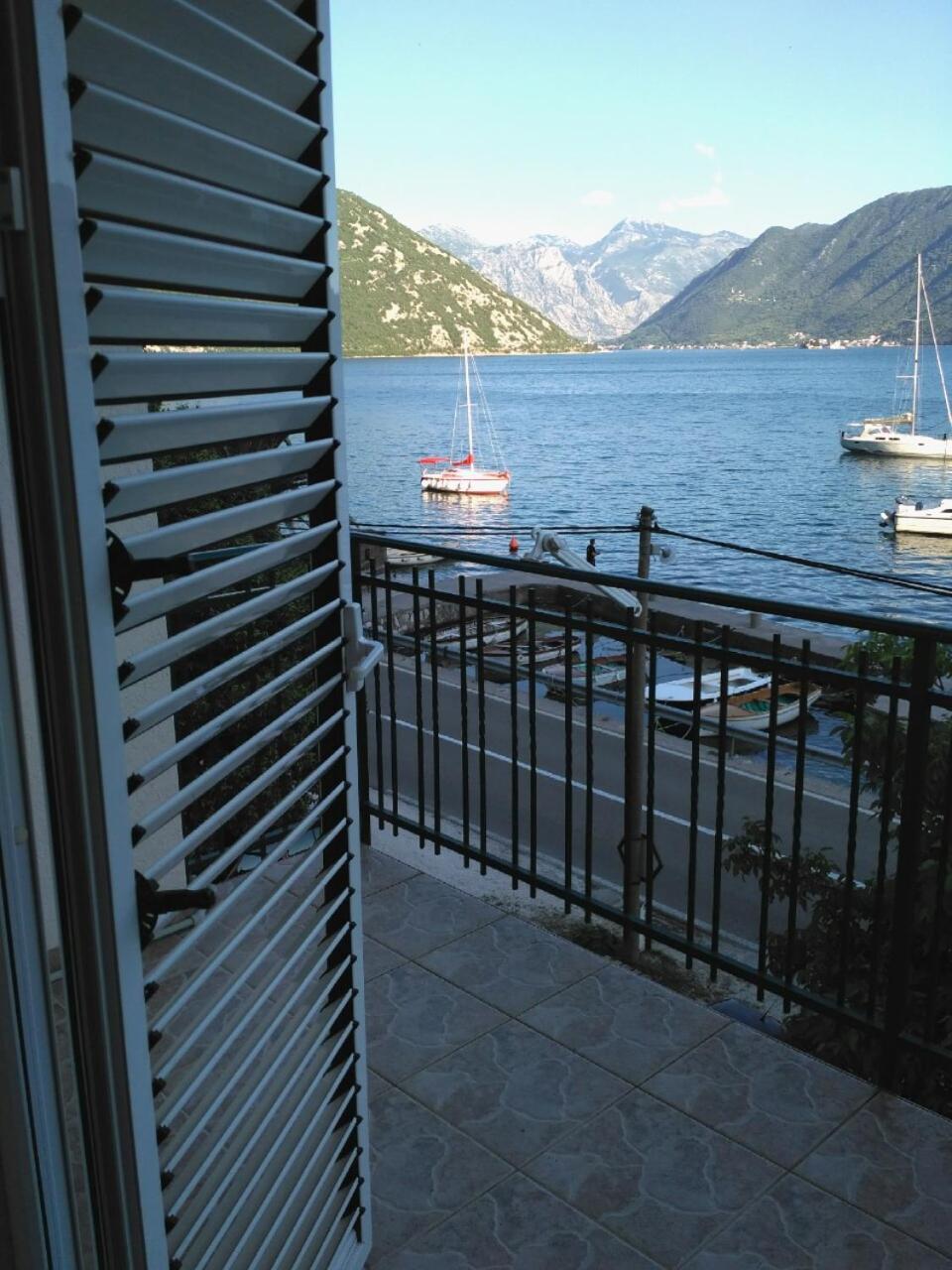 Apartmani Villa Radovic Risan Buitenkant foto
