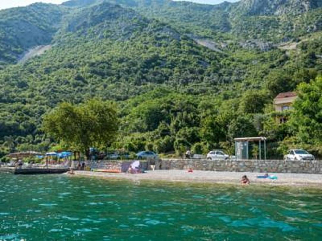 Apartmani Villa Radovic Risan Buitenkant foto